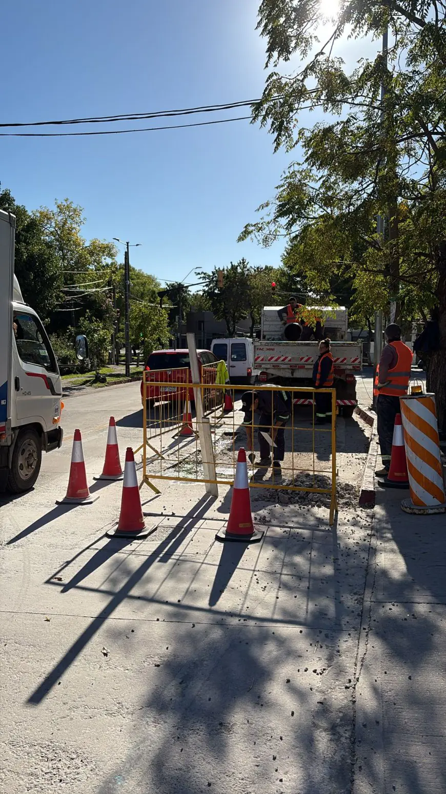 Gobierno de Durazno realiza arreglos por bache en el acceso al túnel de continuación Zorrilla
