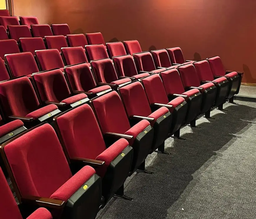 Mayo llega al Pequeño Teatro de Durazno con cine nacional, títeres y un estreno propio