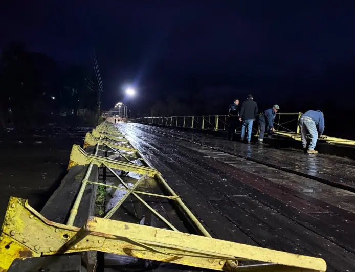 Cerraron el puente viejo de Durazno por la crecida del río Yí