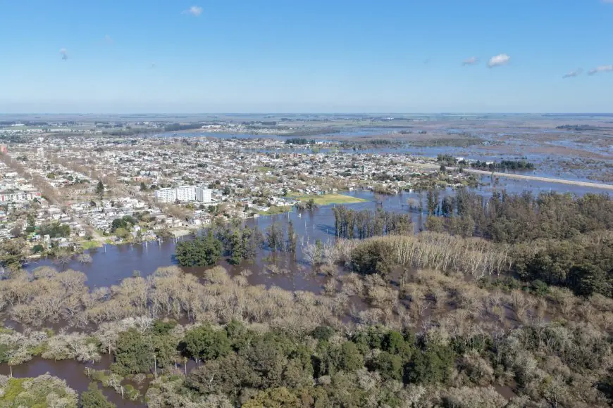 El río Yí comenzó a bajar y permanece en 9,74 metros: varios caminos y pasos continúan afectados