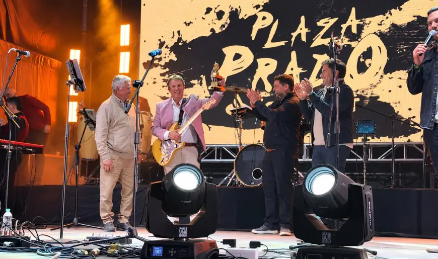 Chacho Ramos recibió el Charrúa de Oro en Plaza Prado y confirmó su presencia en el Festival de Durazno 2027