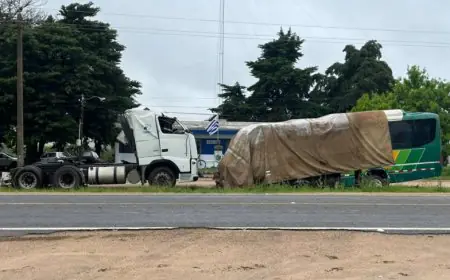 Baldenegro reclamó el retiro de vehículos siniestrados en Sarandí del Yí y pidió cargadores rápidos para autos eléctricos